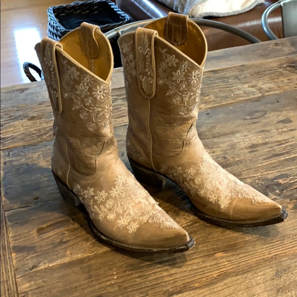 Yippee Ki Yay by Old Gringo boots. Barely worn.